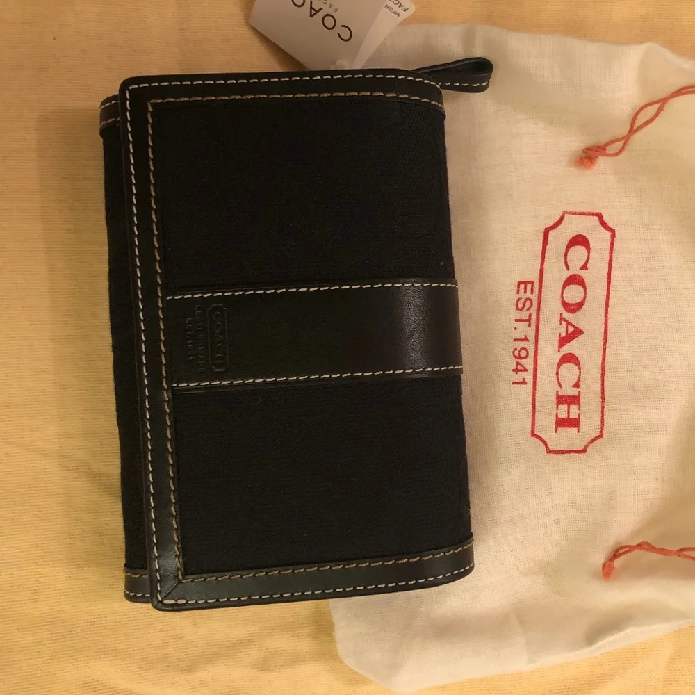 Coach signature black leather trim women’s wallet - Picture 2 of 9